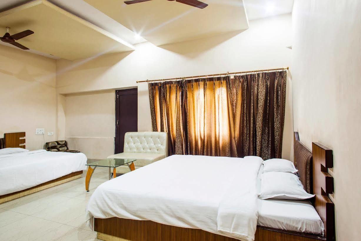 Hotel Sobhraj Ajmer Bagian luar foto